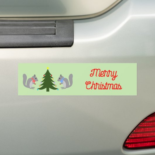 Kerstboom Decorating Eekhoorns Custom Bumpersticker (Op auto)