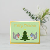 Kerstboom Decorating Eekhoorns Custom Folie Feestdagen Briefkaart (Staand Voorkant)