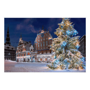 Kerstboom en Blackhead-huis in Riga Perfect Poster