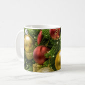 kerstboom en Ornamenten Mok witte koffie (Voorkant links)