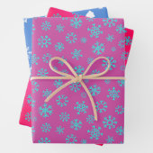 Kerstboom en sneeuwvlokken inpakpapier vel (In situ)