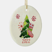 Kerstboom en Stocking Whimsey Keramisch Ornament (Rechts)