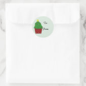 Kerstboom in een rode plantenbak cadeaubijsluiter ronde sticker (Tas)