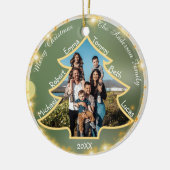 Kerstboom met brede familiefoto en naam keramisch ornament (Links)