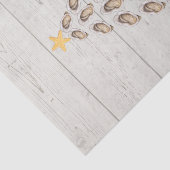 Kerstboom met lage oosterlengte op houten plaat tissuepapier (Detail)