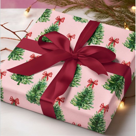 Kerstboom met rode strik | Roze inpakpapier