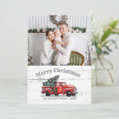  kerstboom met rode vrachtwagen Foto Rustic Feestdagenkaart (Staand voorkant)