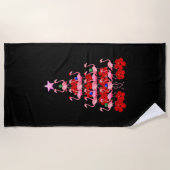 Kerstboom met Roze Flamingo's in Kerstmannenhoeden Strandlaken (Voorkant)