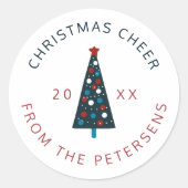 Kerstboom moderne familienaam rood en marineblauw ronde sticker (Voorkant)