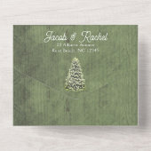 Kerstboom op Groen Hout Rustieke Bruiloft All In One Uitnodiging (Achterkant)