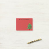 Kerstboom op rode gepersonaliseerde Post-it-notiti Post-it® Notes (Op bureau)