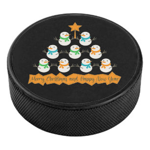 Kerstboom piramide gemaakt van Kerstmis sneeuwpopp Hockey Puck