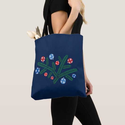 Kerstboom tak met sneeuwvlok decoraties tote bag (Dichtbij)
