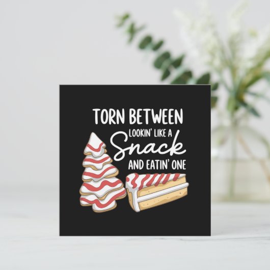 Kerstboomcake verscheurd tussen 'kijken' als een s feestdagenkaart (Staand voorkant)