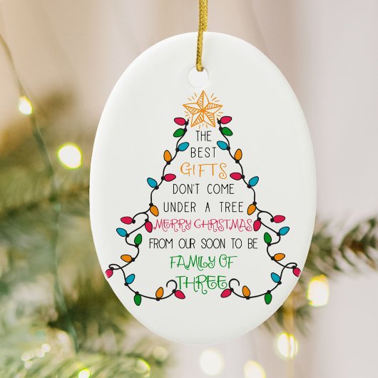 kerstboomfamilie met 3 aankondiging van zwangersch keramisch ornament