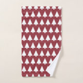 kerstboompatroon | Geometrische Scandi Dark Red Handdoek (Handdoek)