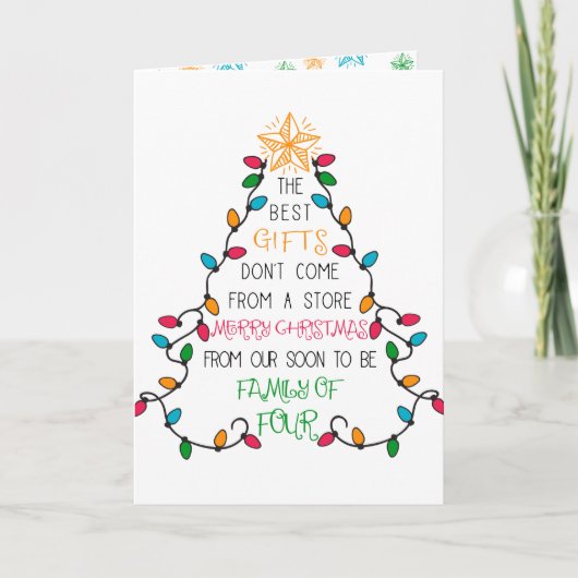 Kerstboomtypografie Binnenkort familie van 4 Feestdagen Kaart (Voorkant)