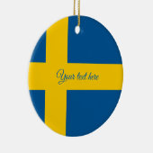 kerstboomversiering onder Zweedse vlag voor Zweden Keramisch Ornament (Rechts)