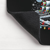 Kerstboot-zeilcruiseboot omringd B Muismat (Hoek)