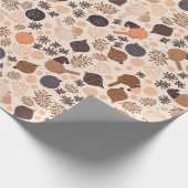 Kerstbos, versieringen op lichtbruin cadeaupapier (Hoek)