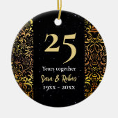 Kerstbruiloft jubileum zwart bloemgoud keramisch ornament (Voorkant)