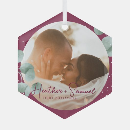 Kerstbruiloft Keepsake Elegant Script Bourgondië Glas Ornament (Voorkant)