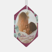 Kerstbruiloft Keepsake Elegant Script Bourgondië Glas Ornament (Voorkant Rechts)