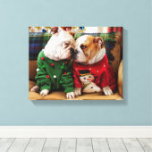 Kerstbulledogs in Sweaters Canvas Afdruk (Insitu (Houten vloer))