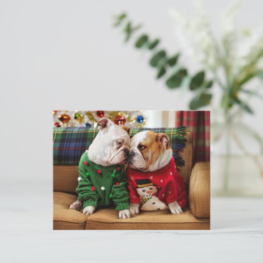 Kerstbulledogs in Sweaters Uitnodiging Briefkaart (Staand voorkant)
