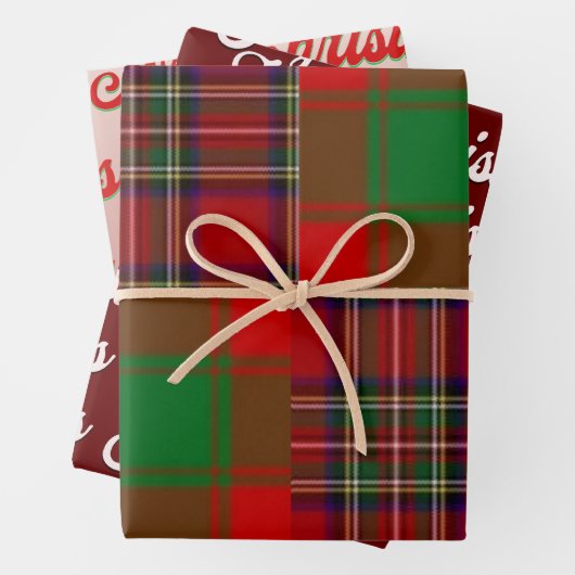 Kerstbundel van drie verschillende inpakpapier vel (In situ)