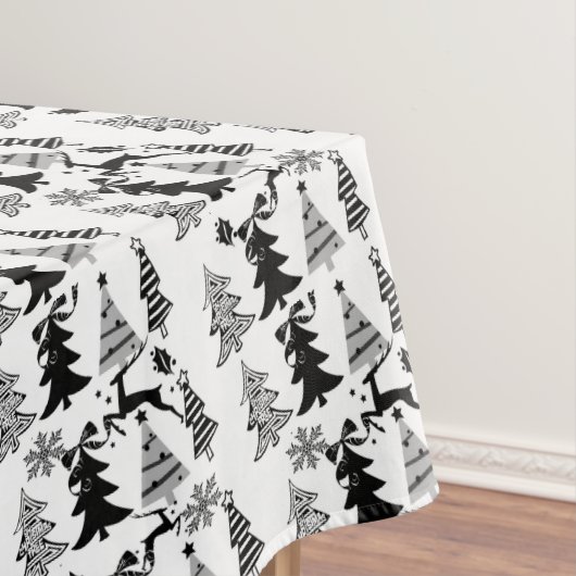 kerstcadeau, mooie kerstbomen, zwart tafelkleed (Voorbeeld)