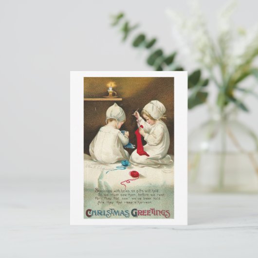 kerstcadeautjes Kinderen met kerstcadeautjes Feestdagenkaart (Staand voorkant)