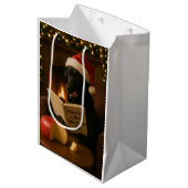 Kerstcadeauttas met zwarte labrador medium cadeauzakje (Voorkant Gekanteld)