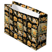 Kerstcollage met gouden en witte bloemen groot cadeauzakje (Voorkant Gekanteld)