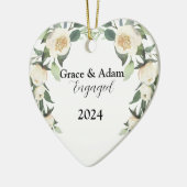 Kerstdecoratie gepersonaliseerd verloofd paar keramisch ornament (Links)