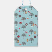 Kerstdecoraties en bomen onder sneeuw cadeaulabel (Voorkant)