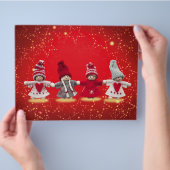 Kerstdecoraties op een rode achtergrond flyer (Hand)