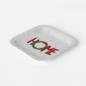 Kerstdennenkrans en huistekst op berk papieren bordje (Gebogen)