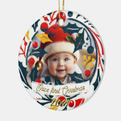 Kerstdrieluikkrans voor de eerste kerst van de bab keramisch ornament (Links)