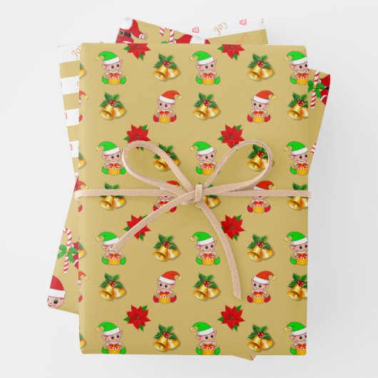 Kerstelf en bellen op gouden witte strepen inpakpapier vel (In situ)