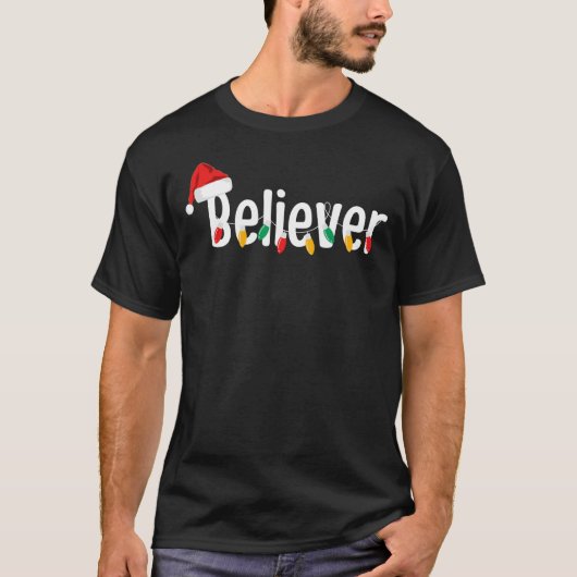 KerstFaith Believer | Santa Claus Xmas lampjes T-shirt (Voorkant)