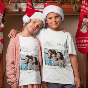 Kerstfamilie foto witte kegel pijnboomnaam meisje t-shirt
