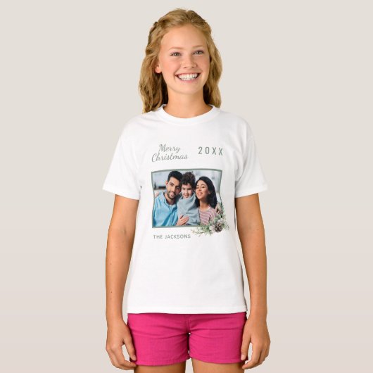 Kerstfamilie foto witte kegel pijnboomnaam meisje t-shirt (Voorkant volledig)