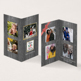Kerstfavoriete bommenfamilie Oude houtfamilie Foto Kaart