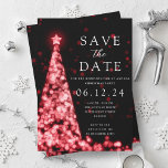 Kerstfeest Bewaar de datumboom Glam Red Kaart<br><div class="desc">Elegant Kerstfeest / Winterfeest / Feestdag / Zakelijke kerstfeestaankondiging "Save The Date" sjabloon met rode kerstboom op zwarte achtergrond.</div>