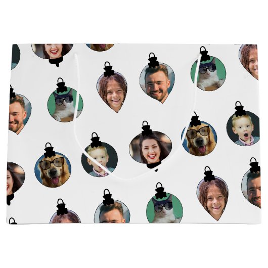 Kerstfeest Funny Familie Foto: witte versieringen Groot Cadeauzakje (Voorkant)