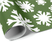 Kerstfeestdag met groene witte snowflakes cadeaupapier (Rol Hoek)