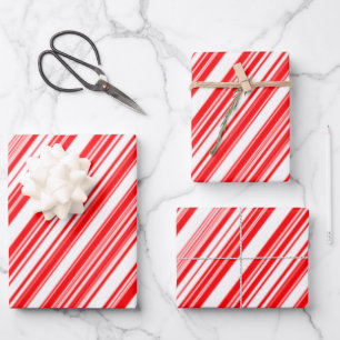 kerstfeestdag met snoepjes inpakpapier vel
