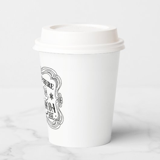 kerstfeestdag met warme cacao papieren bekers (Links)