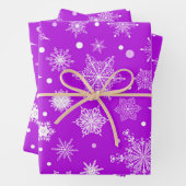 Kerstfeestdag Paarse sneeuwvlokken Inpakpapier Vel (In situ)